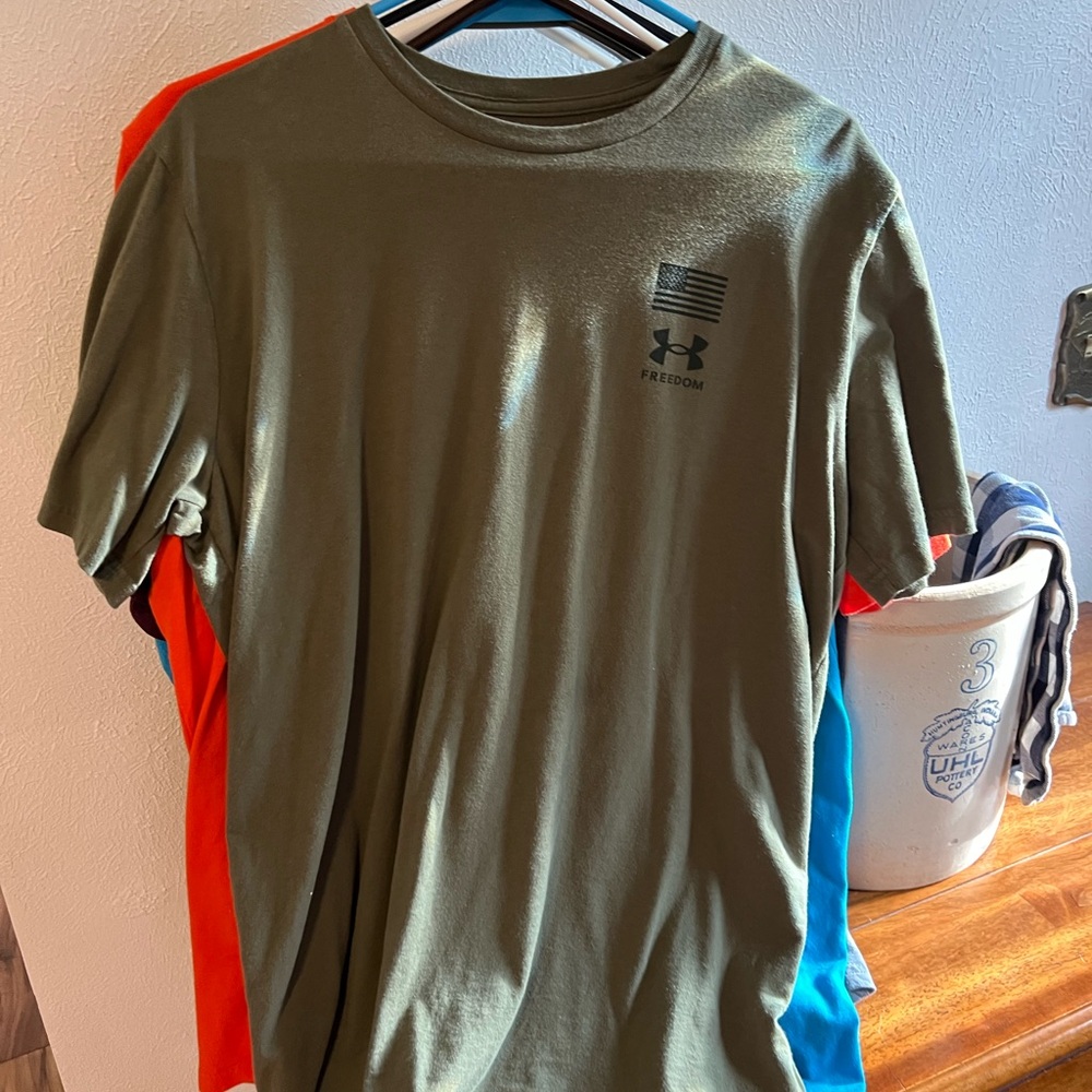 Under armour mens large